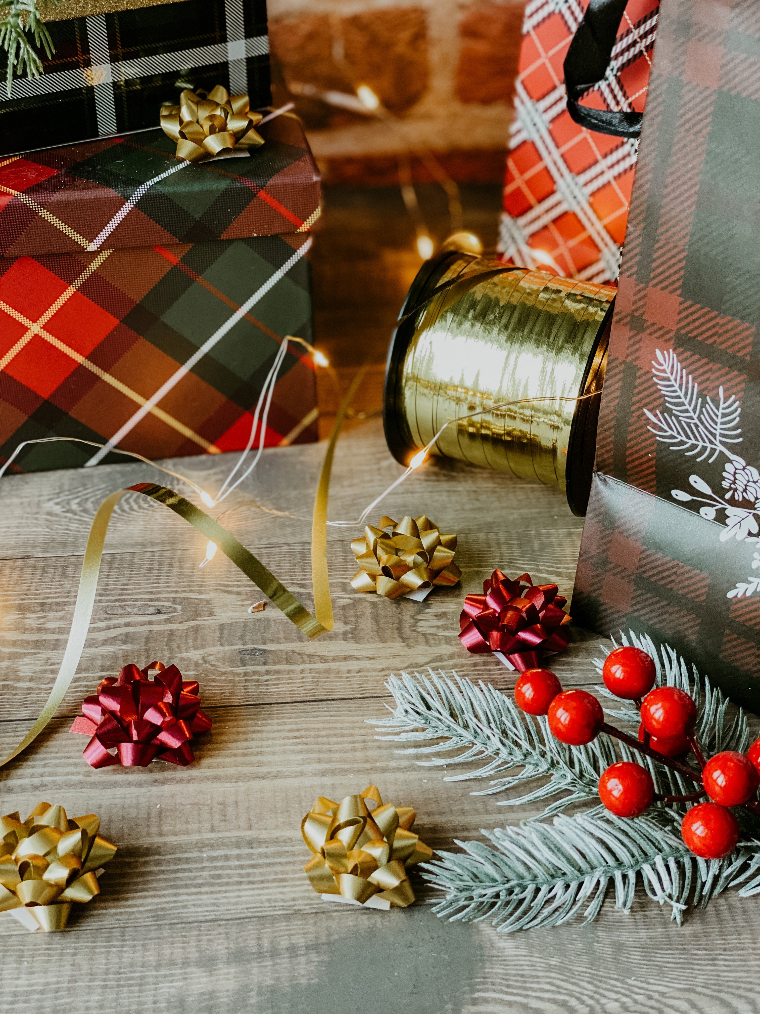 Christmas Gift Wrapping, Bags, Boxes & Embellishments