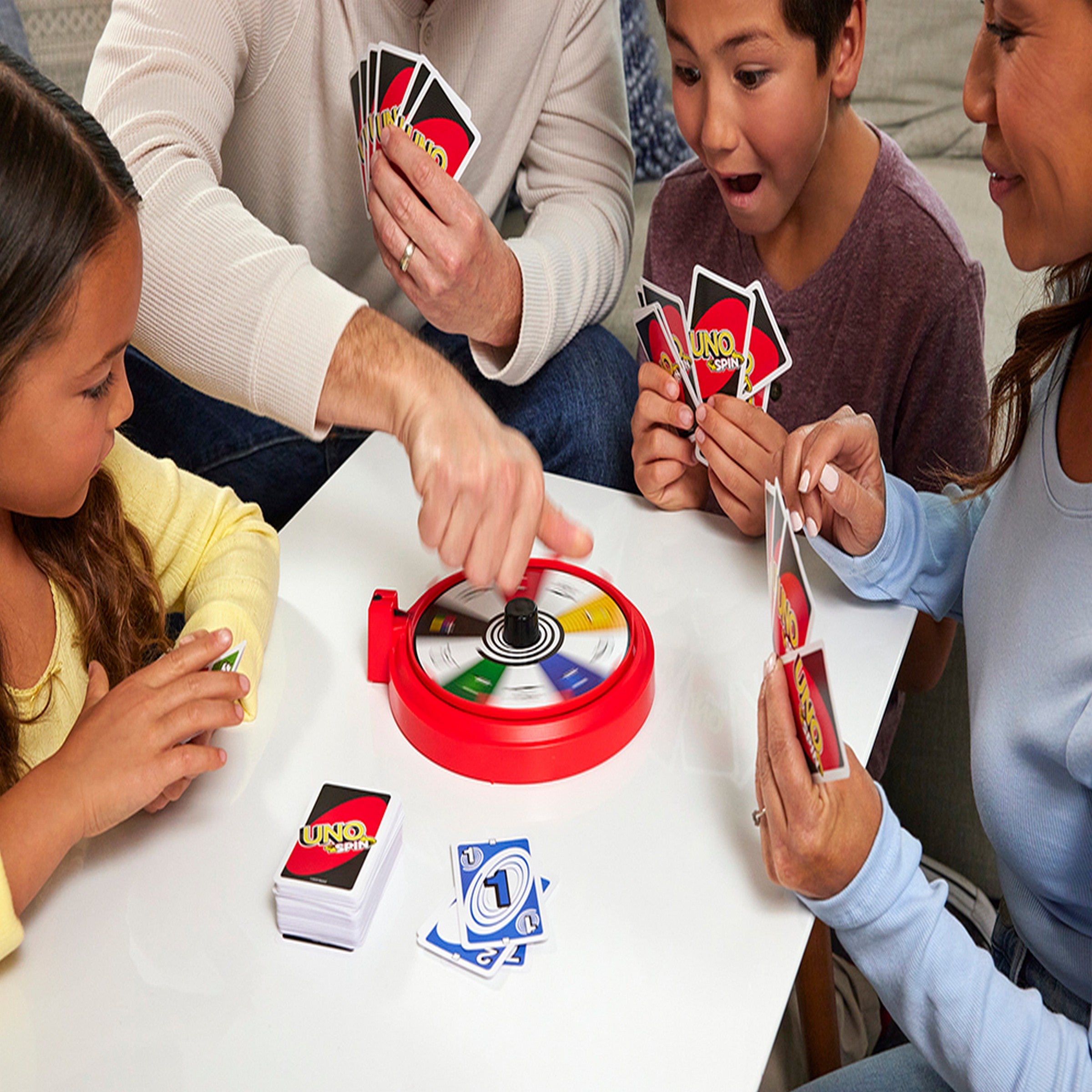 Mattel Spin Uno Card Game with Roulette Age 7+ 8in