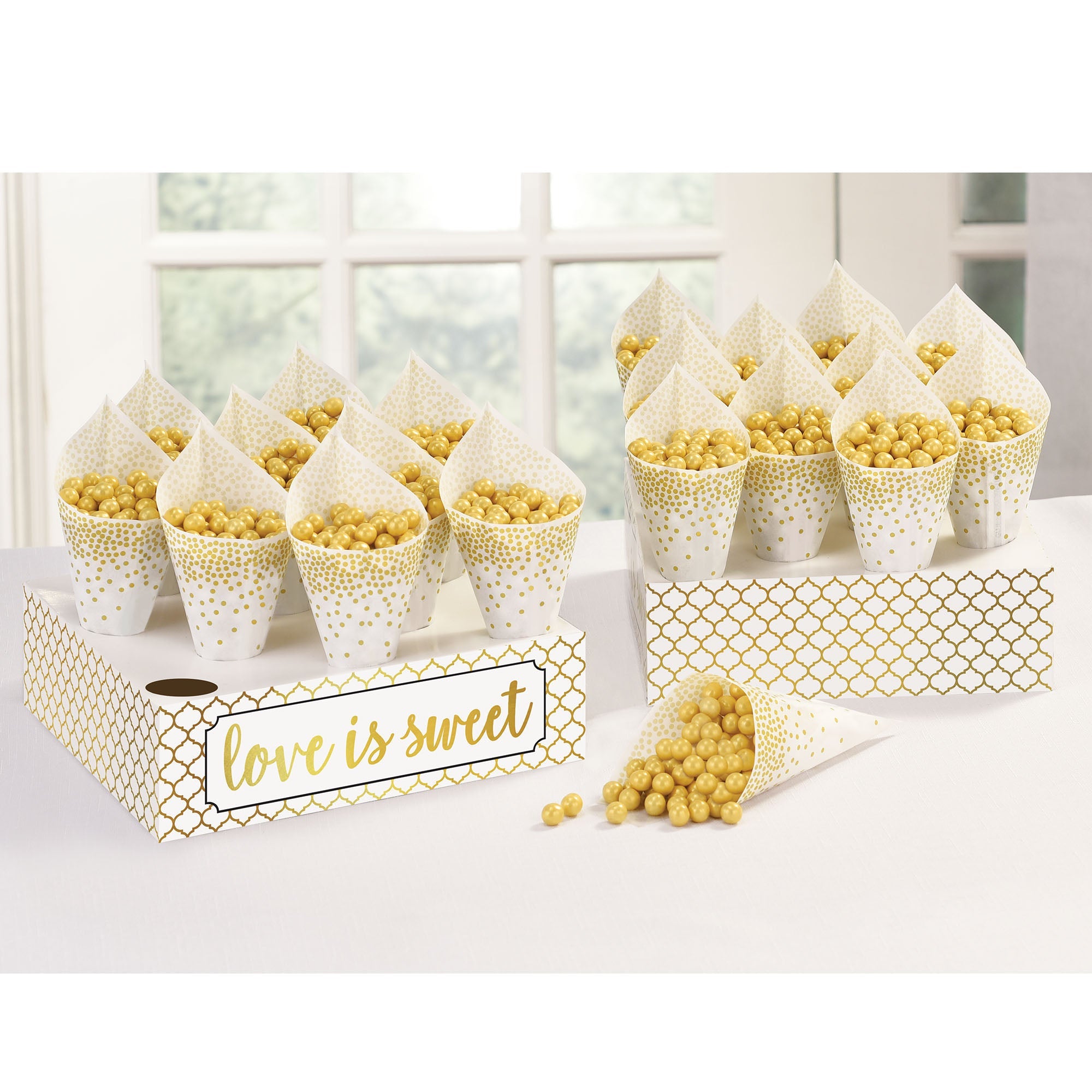 Wedding Snack Cones with Trays  40 Paper Cone 7in  2 Trays 8x8in